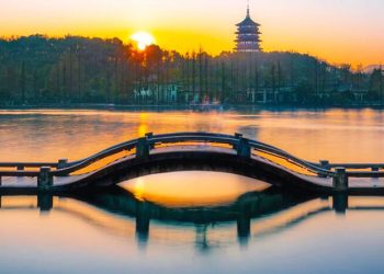 6 Days Shanghai Hangzhou & Suzhou Bullet Train Tour With Wuzhen Water Town