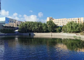 Top Ten Beautiful Lakes Within China’s Universities